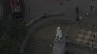 Nelson'S Column And Pull Out To Square