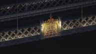 Cs Tower Bridge Crest And Pull Out